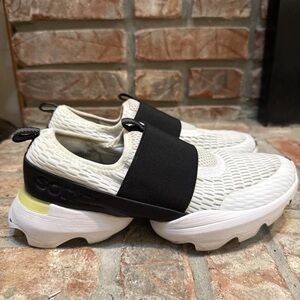 Sorel Kinetic Impact Strap Shoes Womens Size 8 Slip On Comfort Sneakers